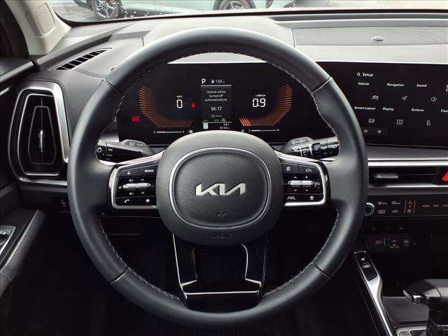 Used 2025 Kia Sorento S image 15