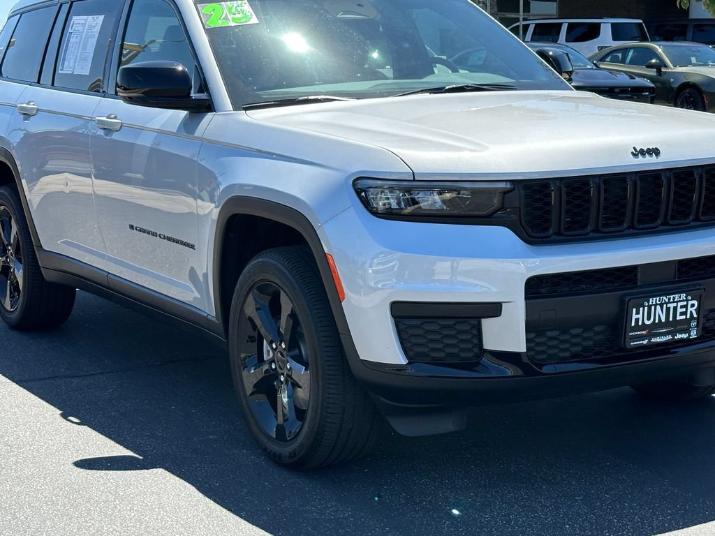 Certified 2025 Jeep Grand Cherokee L Altitude AWD/4WD image 11