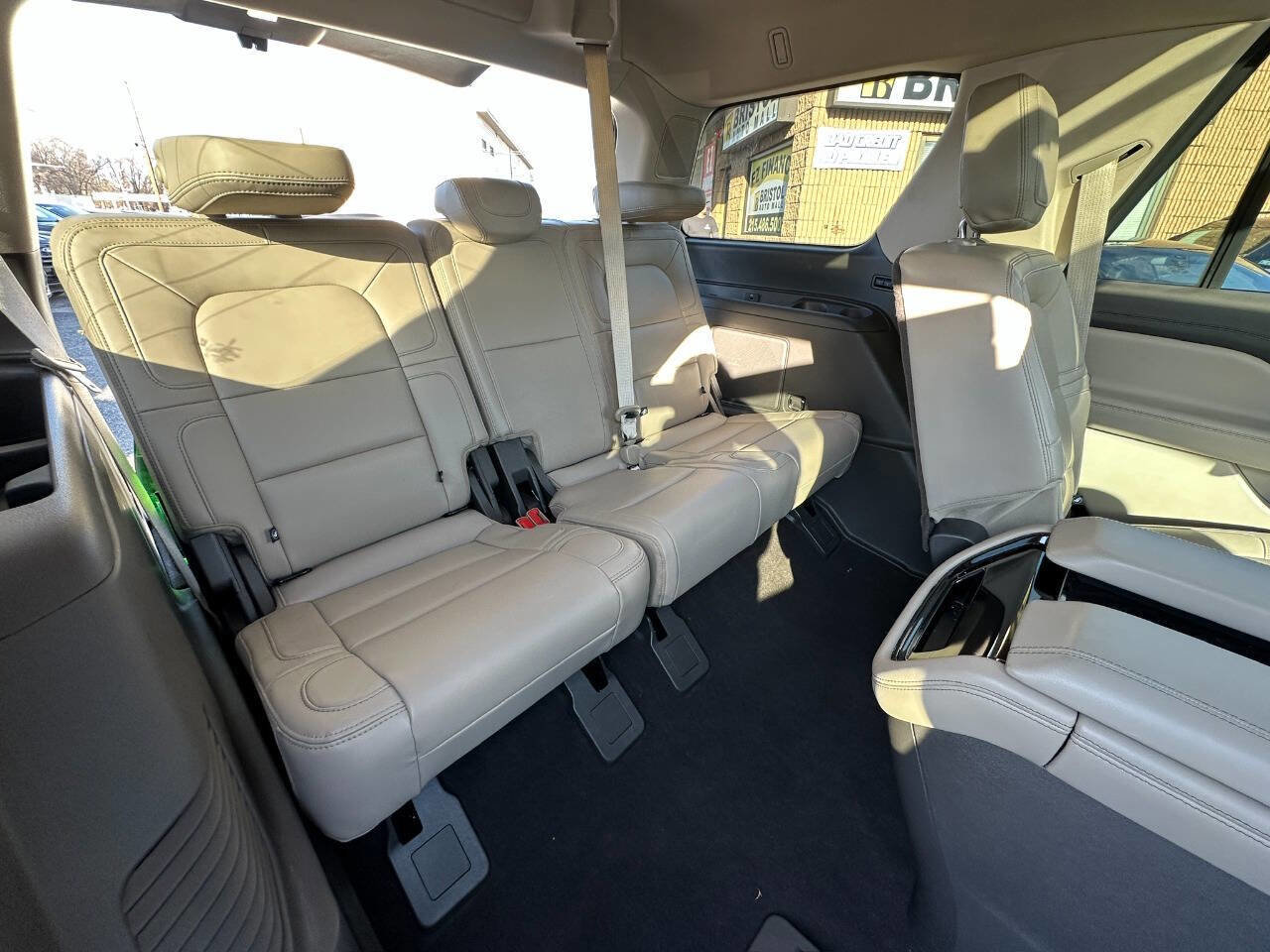 Used 2023 Lincoln Navigator Reserve image 22