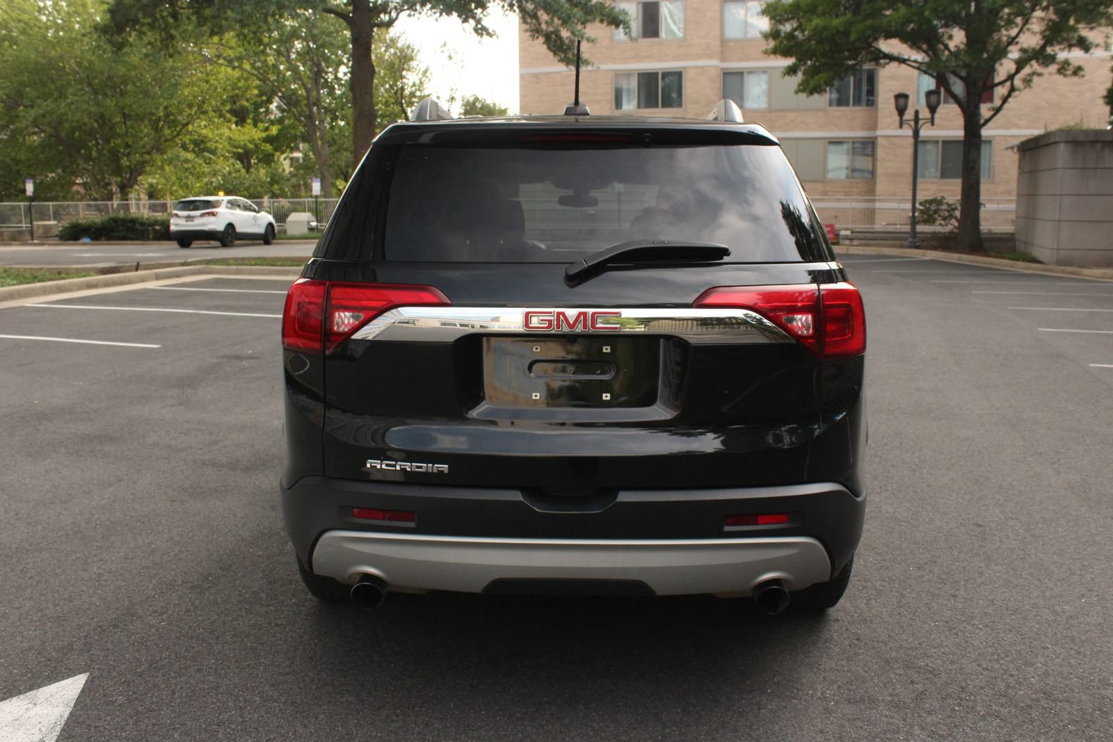 Used 2019 GMC Acadia SLE w/ LPO, Floor Liner Package FWD image 8