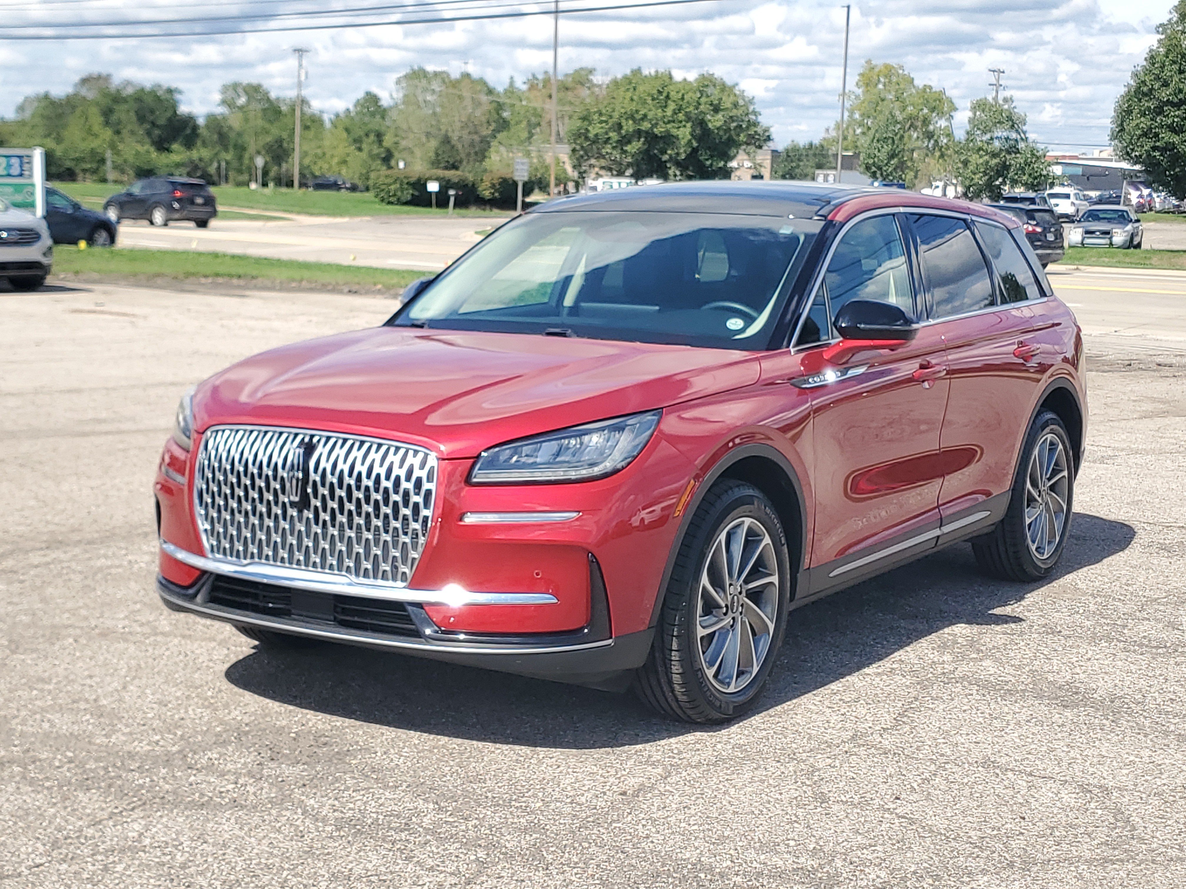 Certified 2024 Lincoln Corsair AWD w/ Equipment Group 101A image 3
