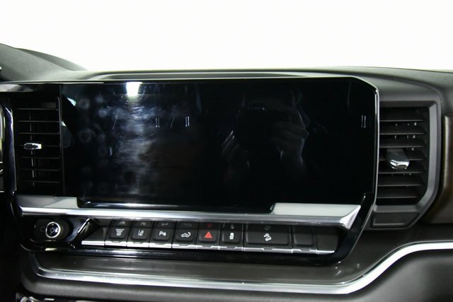 Used 2024 Chevrolet Silverado 3500 High Country w/ Technology Package image 4