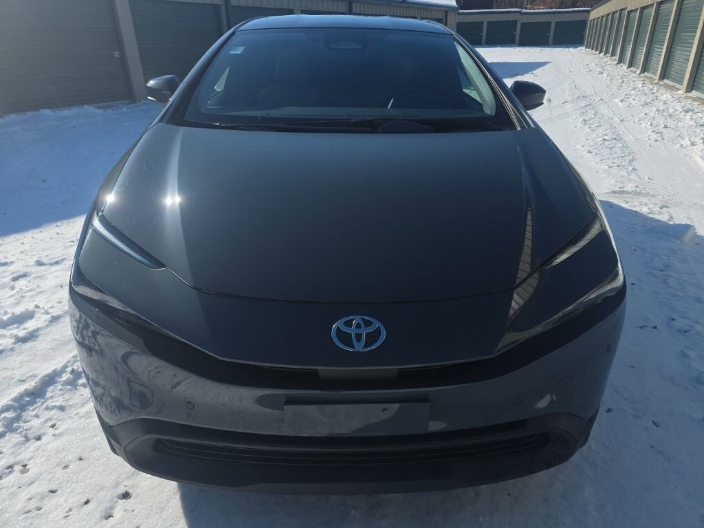 Used 2024 Toyota Prius LE image 9