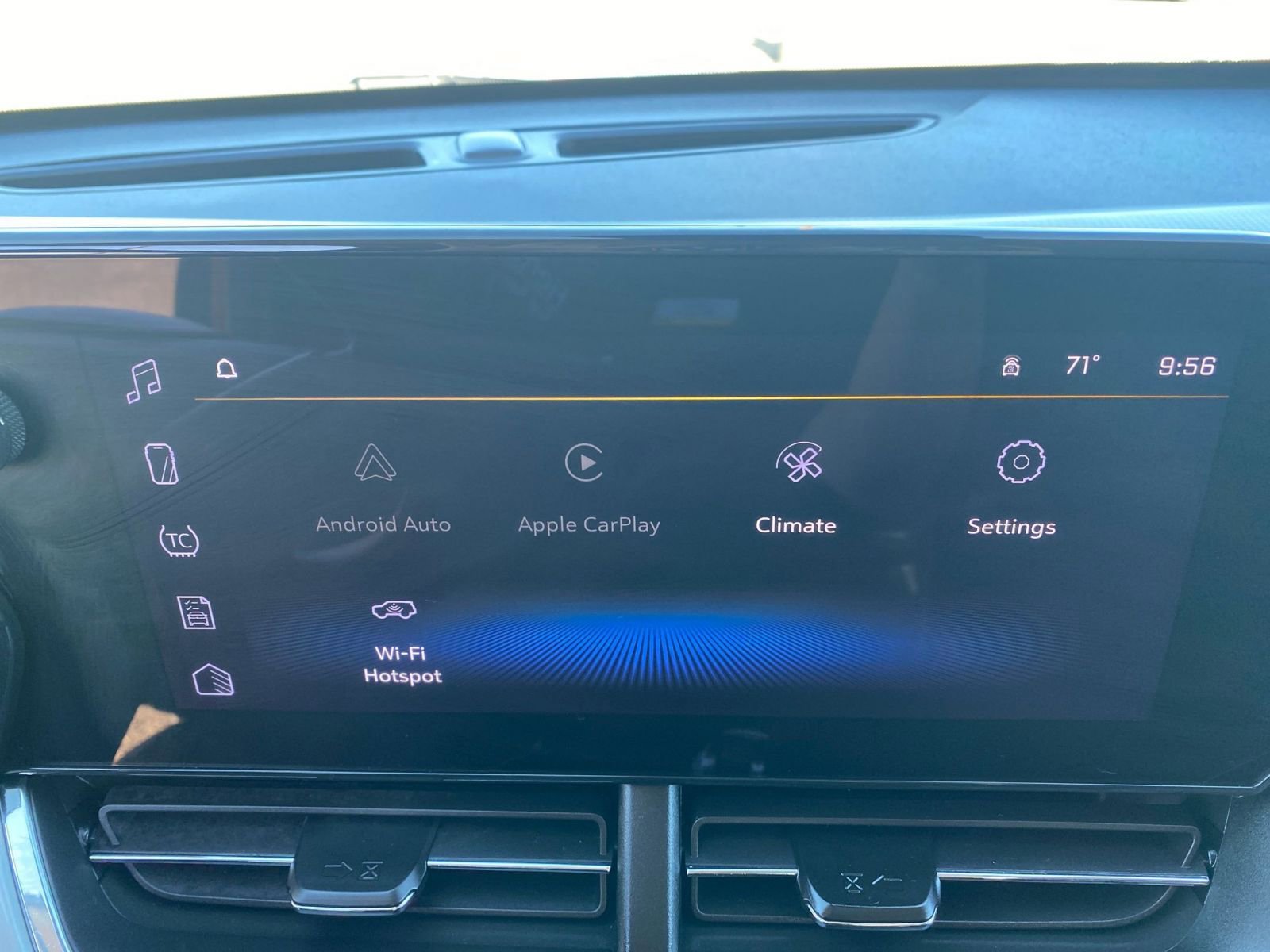 Used 2025 Chevrolet Trax LT image 21