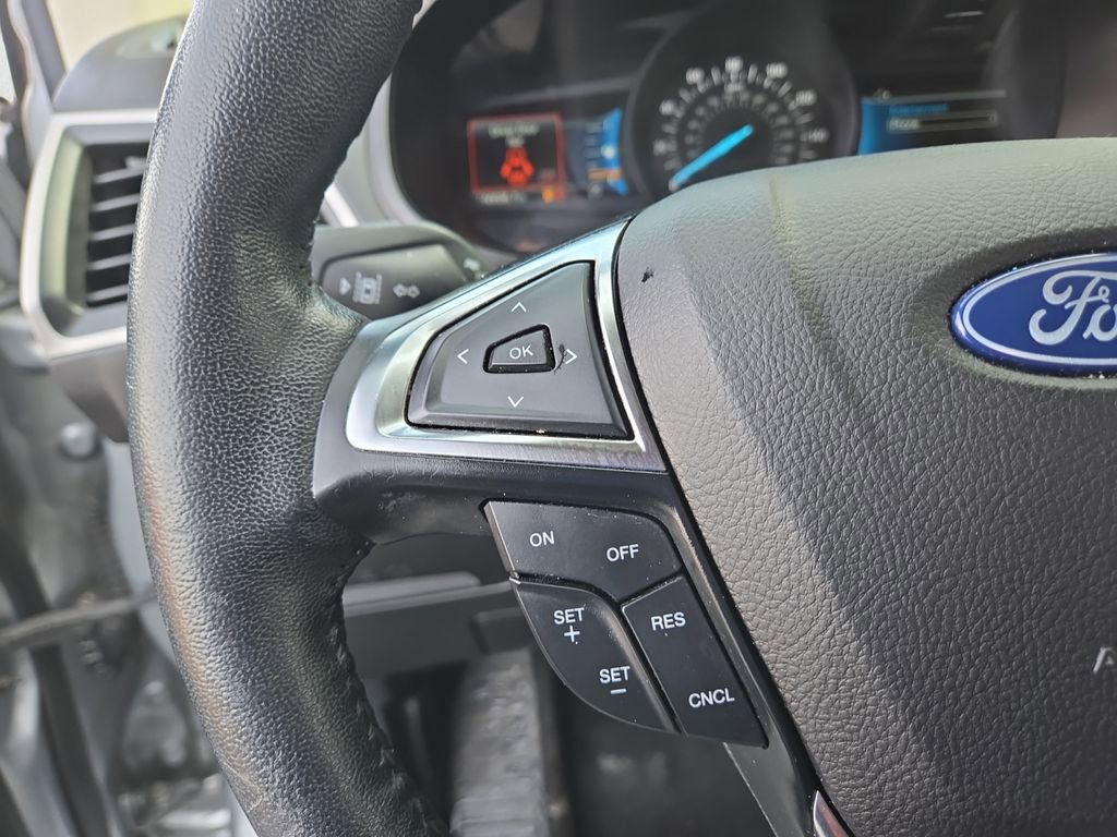 Used 2023 Ford Edge SEL image 18