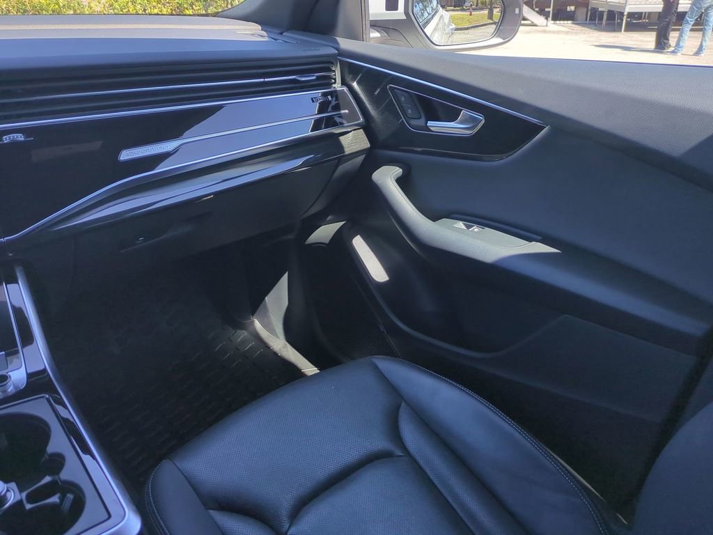 Used 2021 Audi Q8 Premium Plus w/ Premium Plus Package image 16