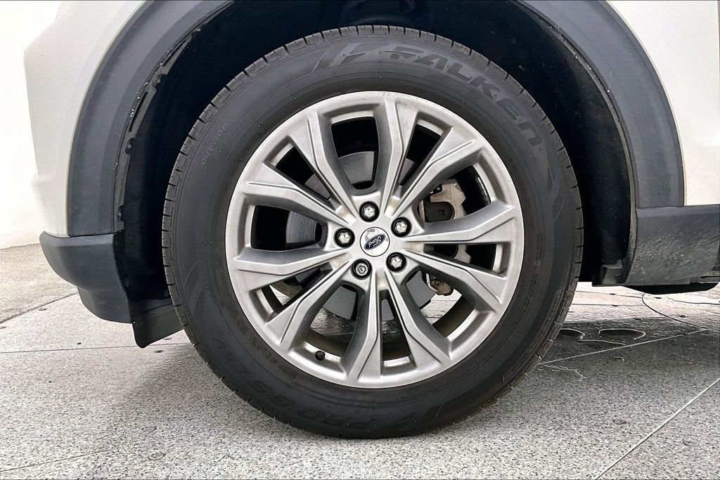 Used 2022 Ford Explorer XLT w/ Equipment Group 202A image 11