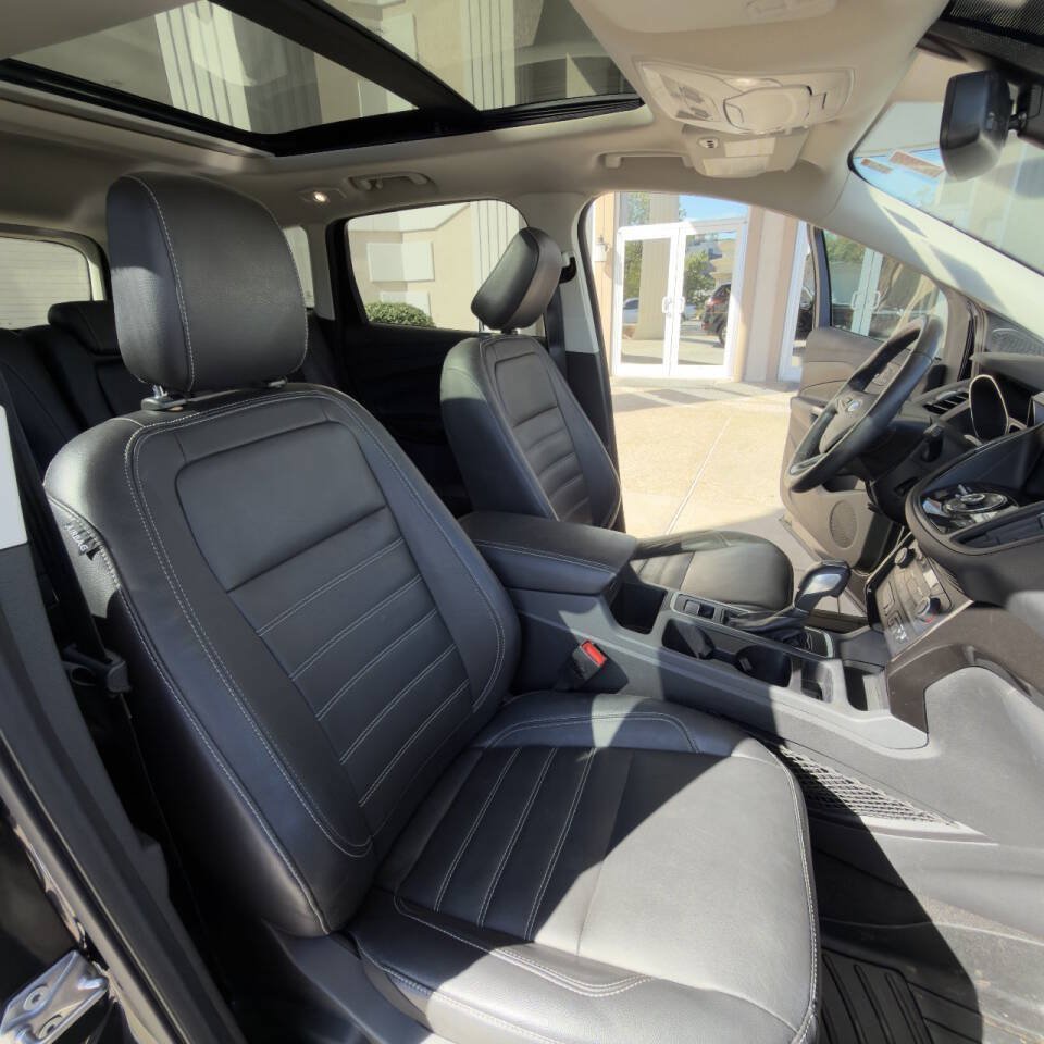 Used 2018 Ford Escape Titanium AWD/4WD image 9
