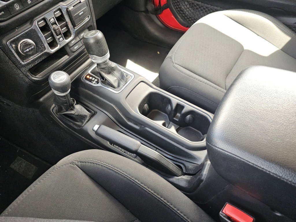 Used 2023 Jeep Wrangler Unlimited Sport AWD/4WD image 35