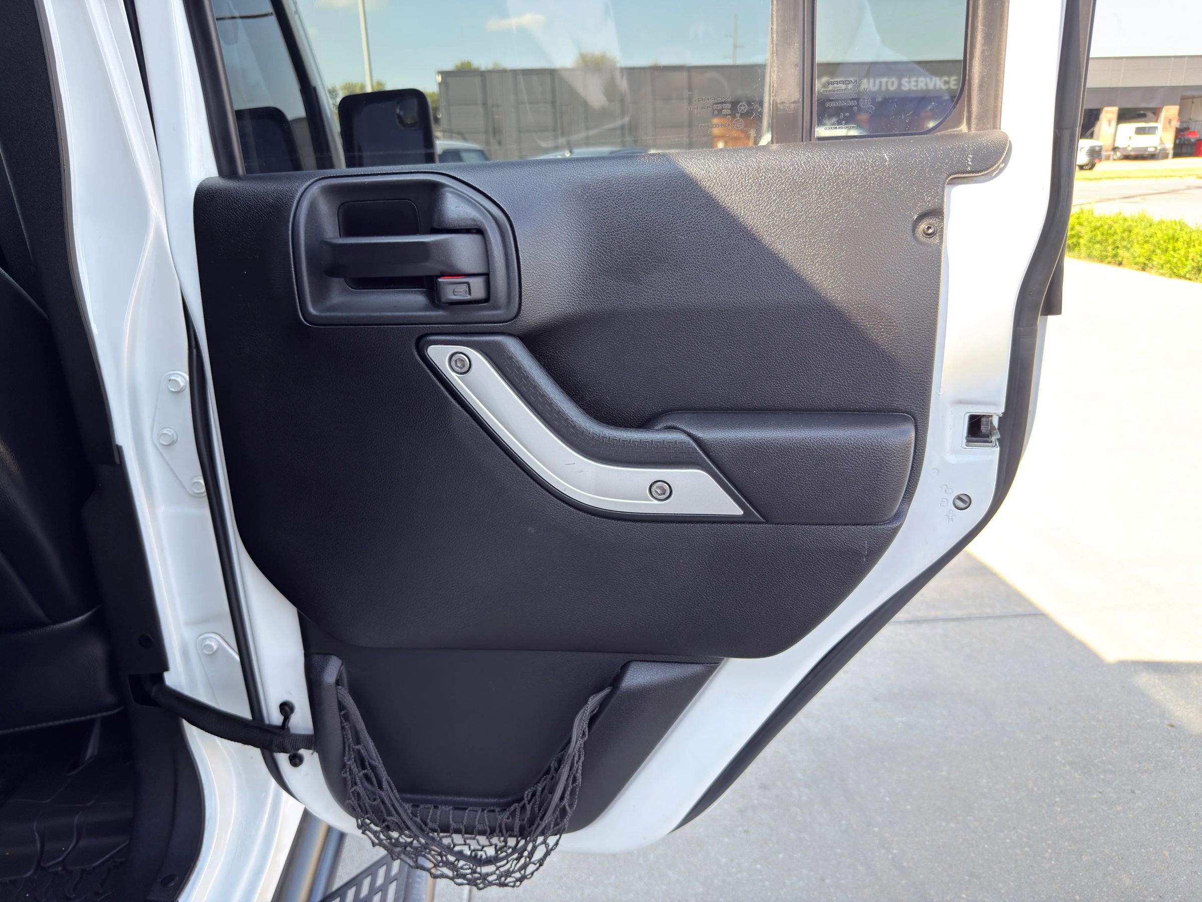 Used 2014 Jeep Wrangler Unlimited Rubicon image 25