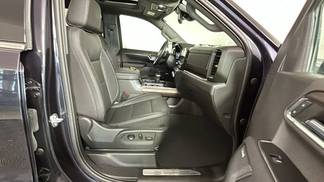 Used 2023 GMC Sierra 1500 SLT w/ SLT Convenience Package AWD/4WD image 30