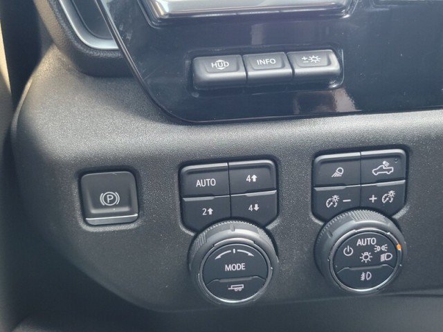 Used 2023 Chevrolet Silverado 1500 High Country w/ Technology Package AWD/4WD image 20