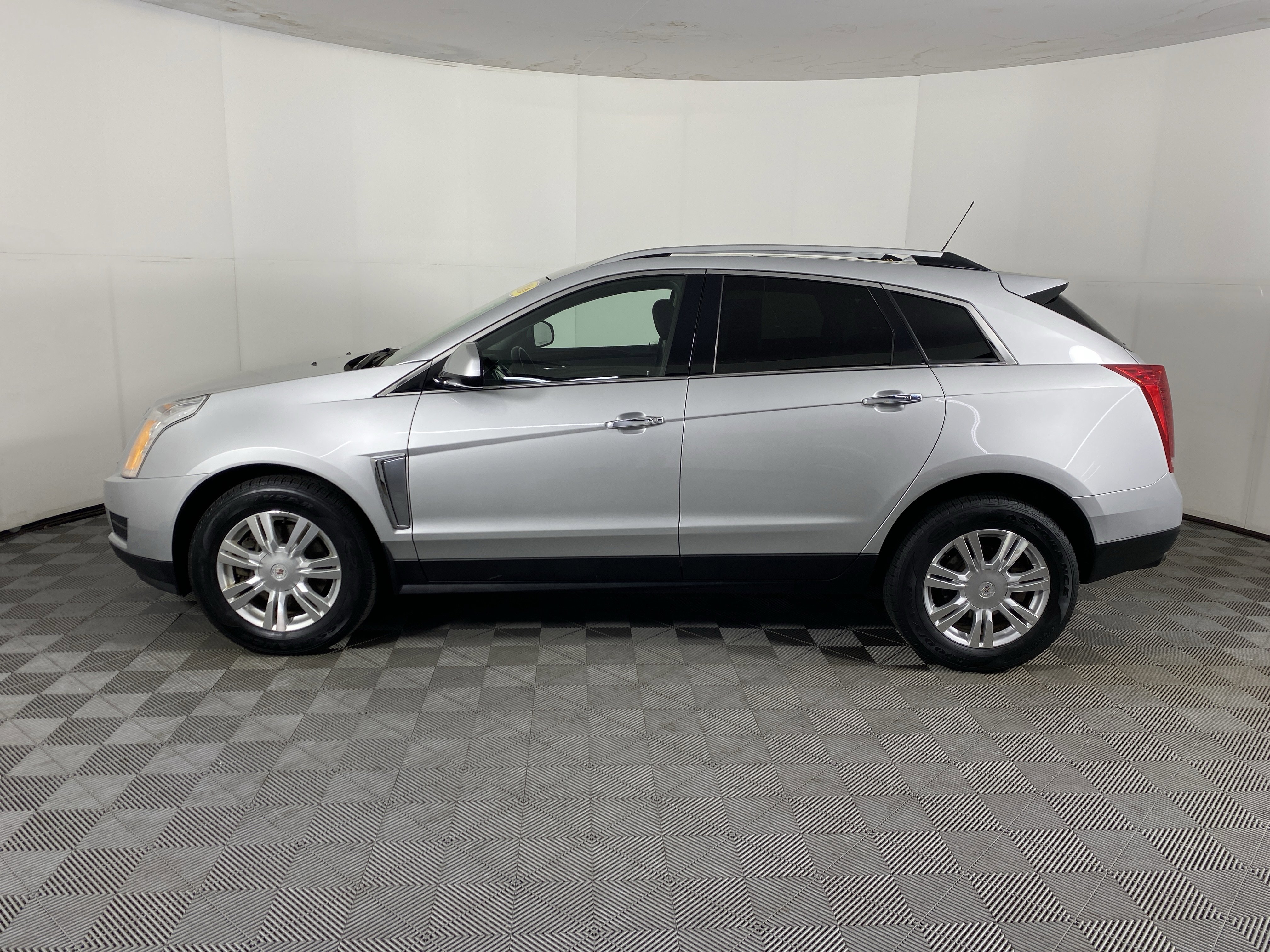 Used 2016 Cadillac SRX Luxury image 10
