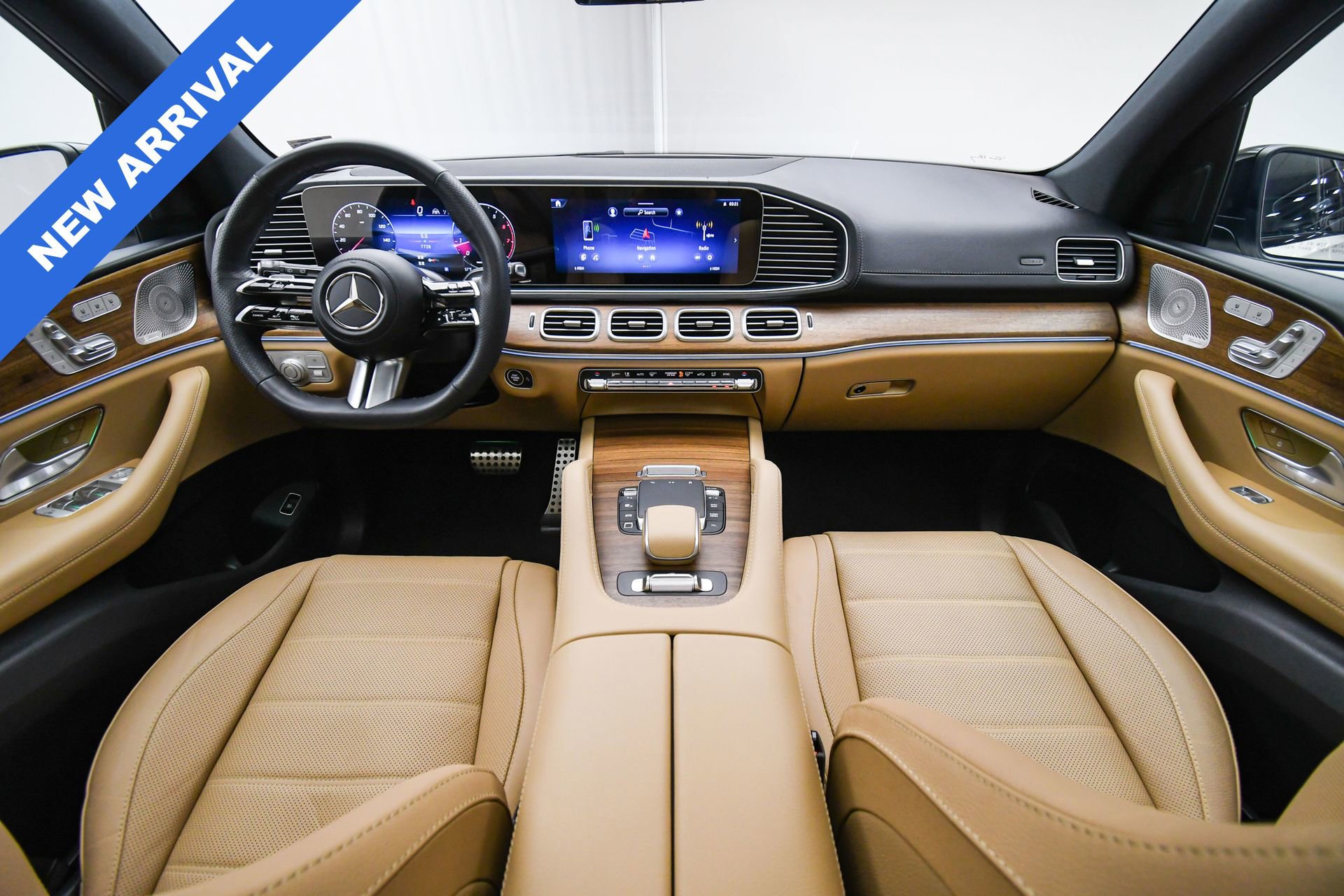 Used 2025 Mercedes-Benz GLS 450 4MATIC image 14