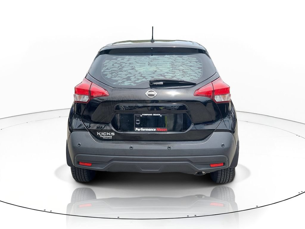 Used 2020 Nissan Kicks S FWD image 5