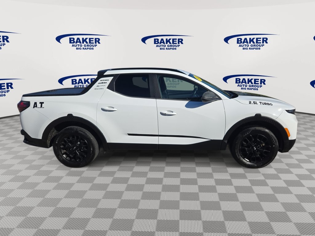 Used 2022 Hyundai Santa Cruz SEL Premium AWD/4WD image 2