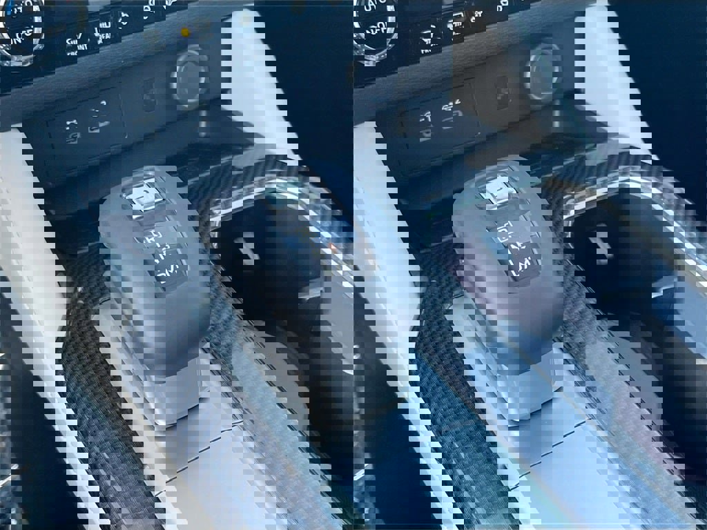 New 2025 Mitsubishi Outlander SE image 19