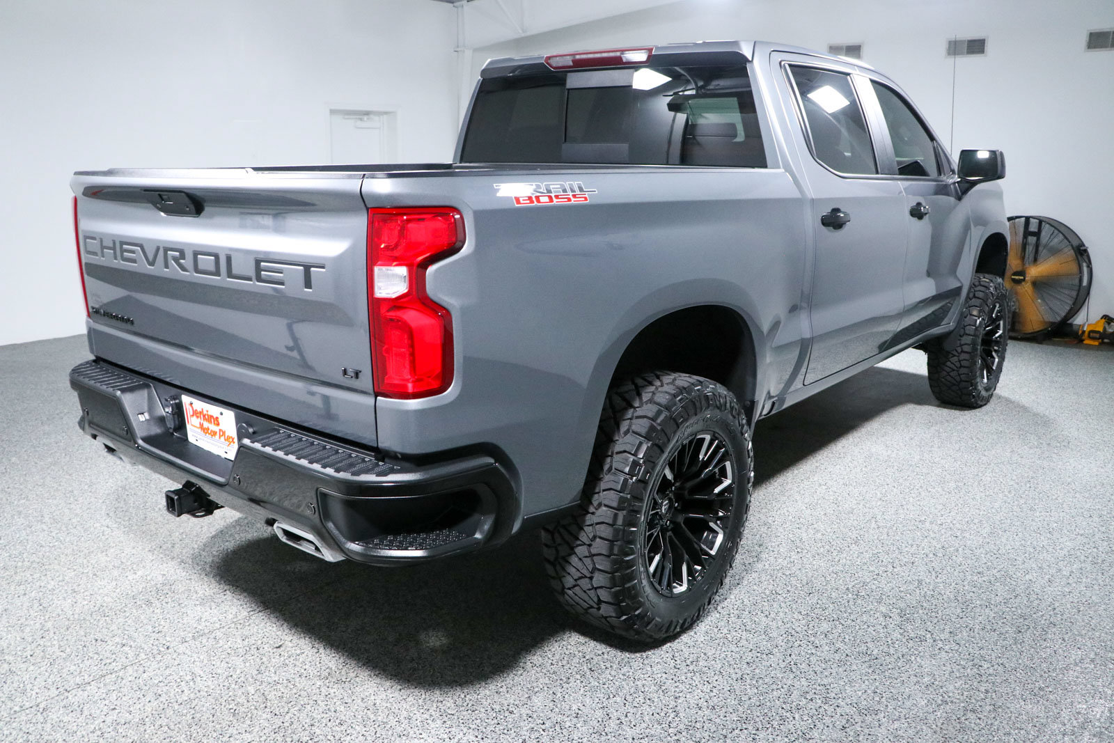Used 2021 Chevrolet Silverado 1500 LT Trail Boss w/ Convenience Package II AWD/4WD image 8