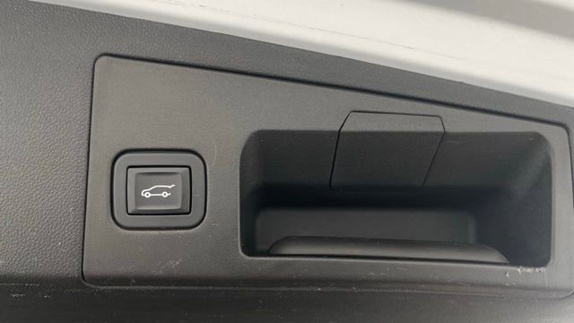 Used 2017 Cadillac XT5 Luxury w/ Driver Awareness Package image 47