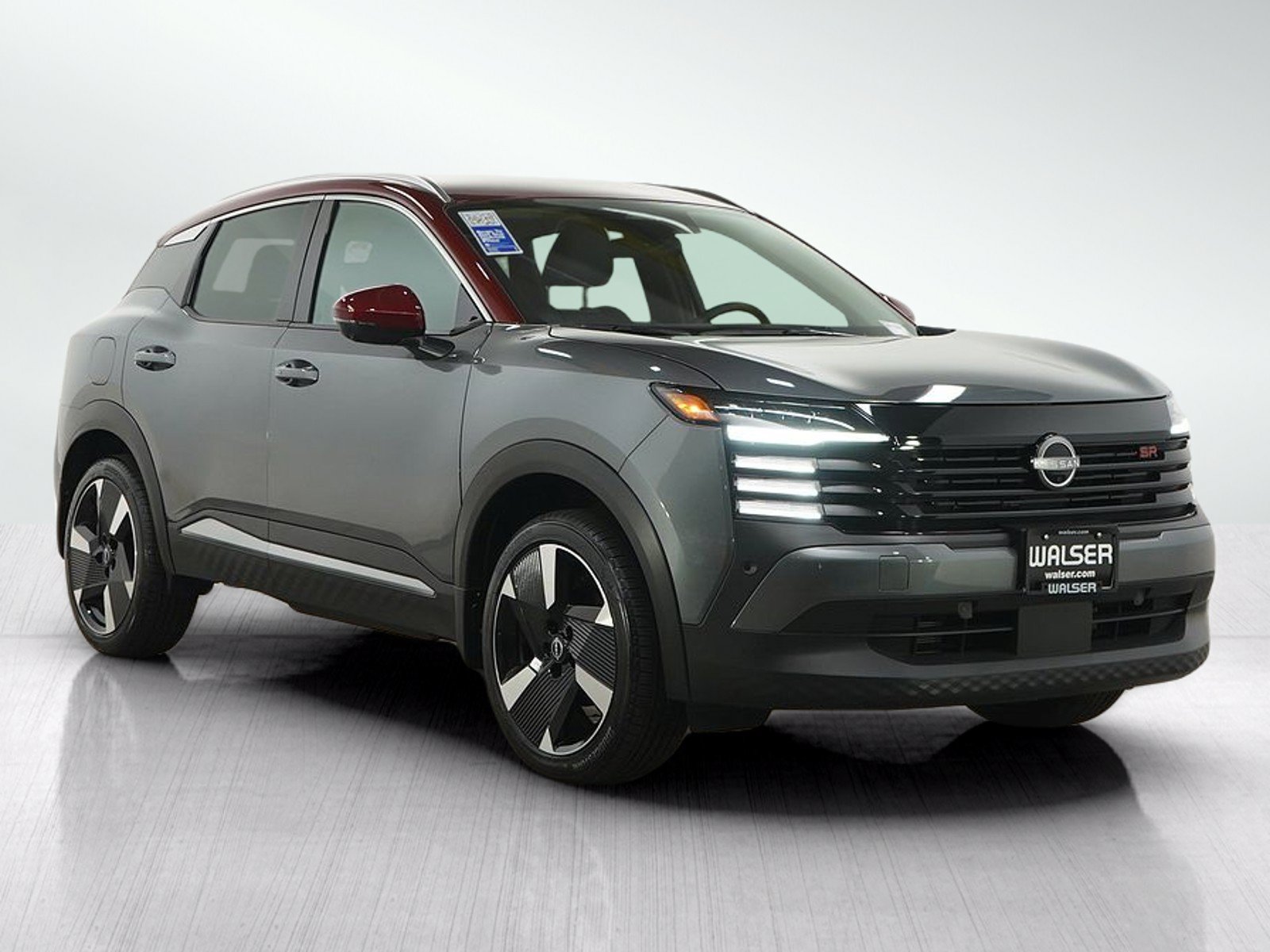 Used 2025 Nissan Kicks SR AWD/4WD image 8