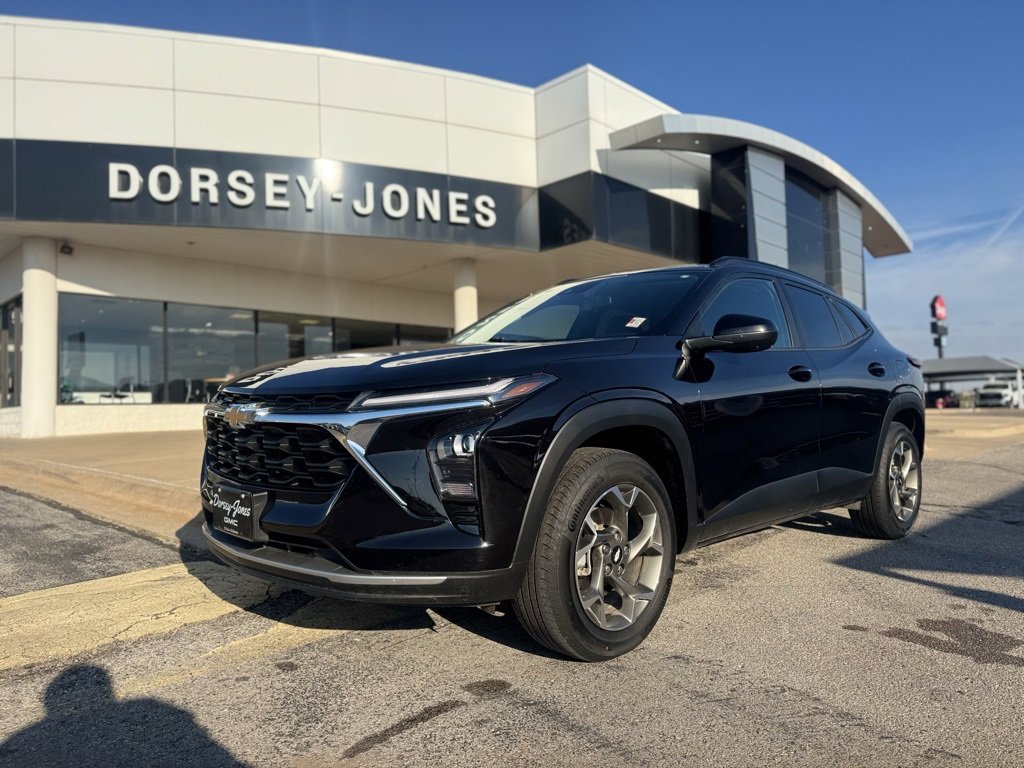 Used 2024 Chevrolet Trax LT w/ Driver Confidence Package