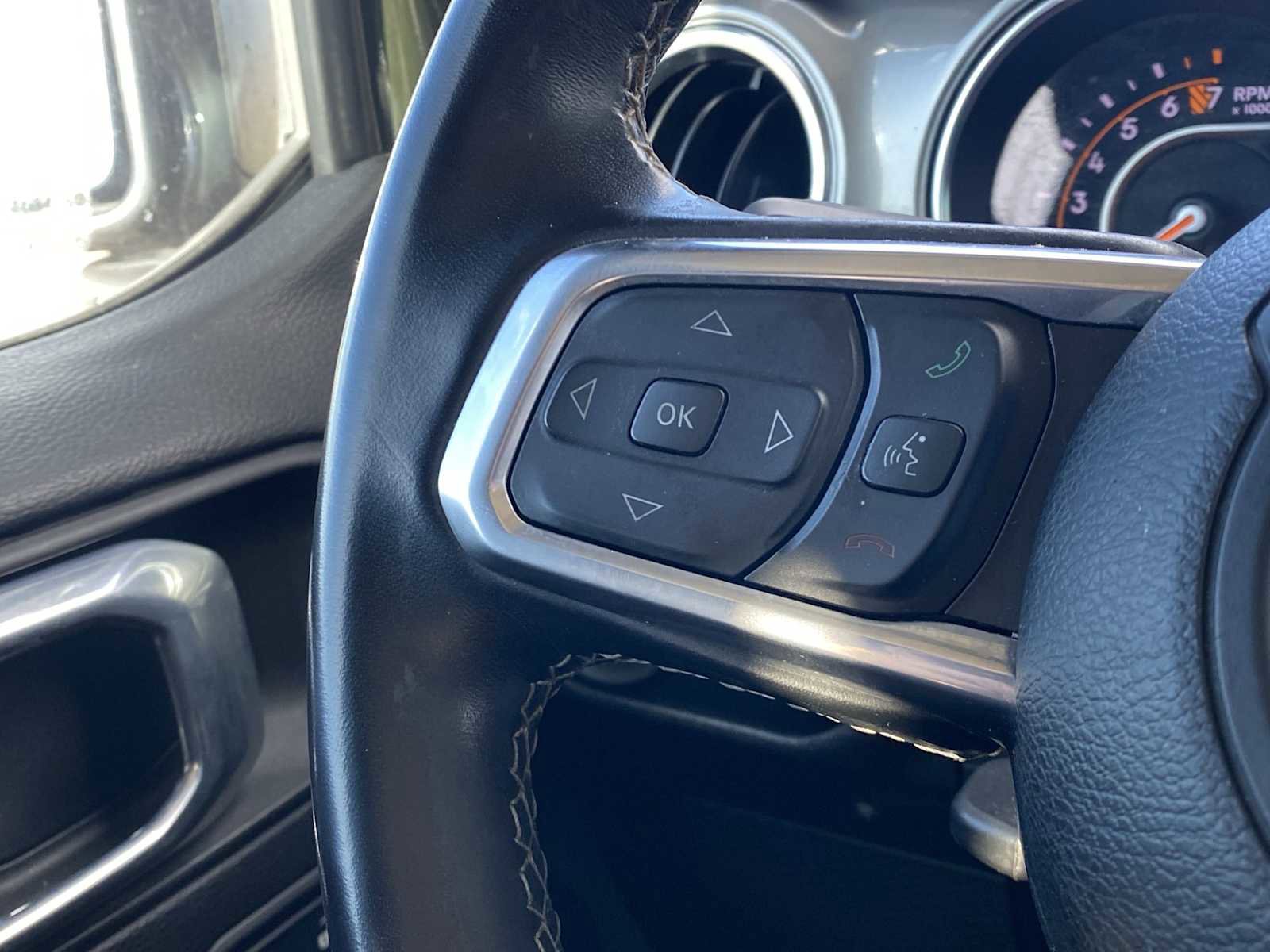 Used 2022 Jeep Gladiator Overland w/ Trailer Tow Package image 24