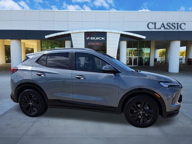 Used 2024 Buick Encore GX Sport Touring FWD image 9