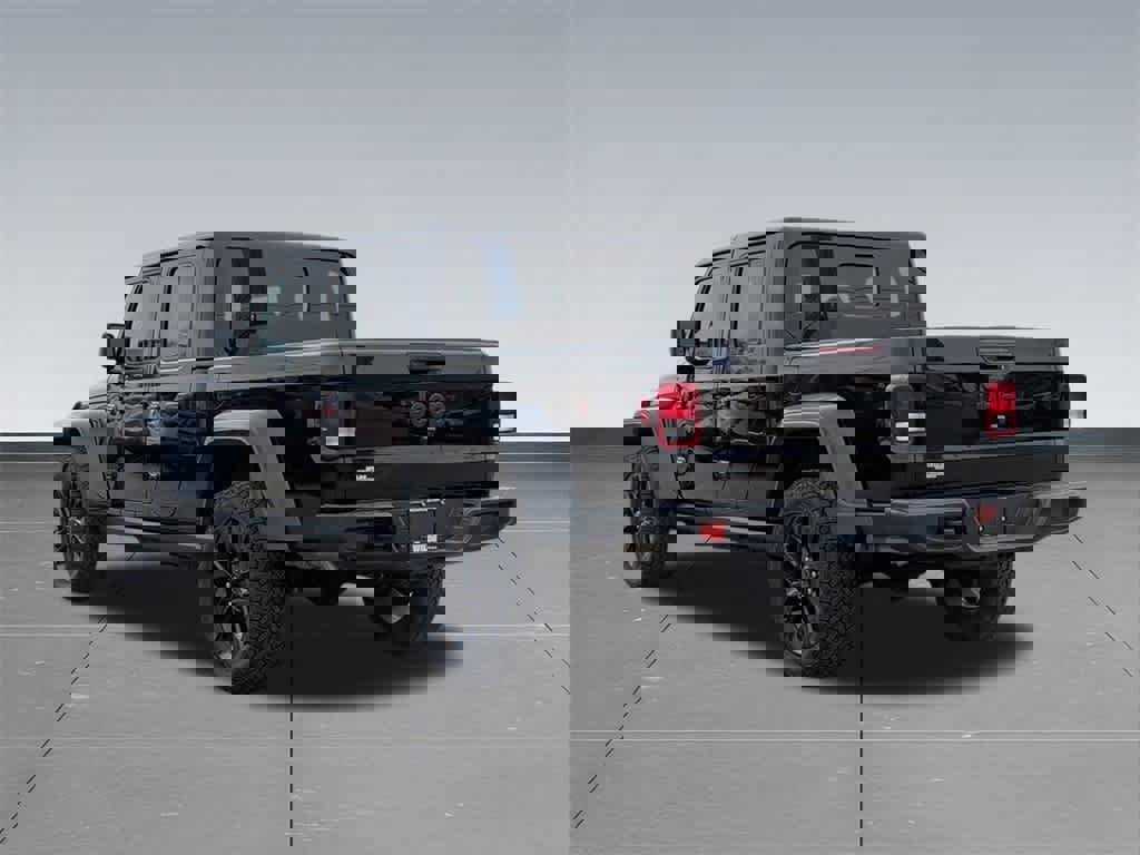 Used 2024 Jeep Gladiator Sport image 4