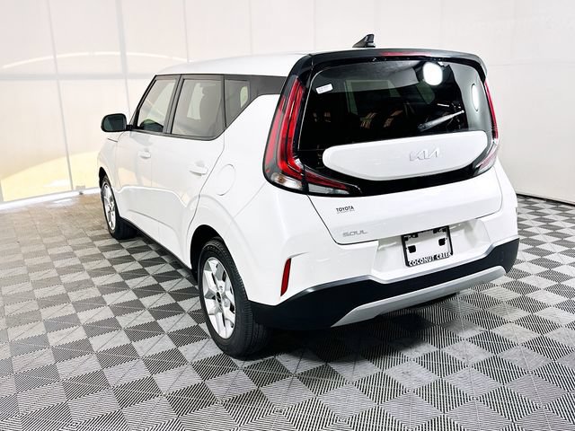 Used 2023 Kia Soul LX w/ LX Technology Package FWD image 5