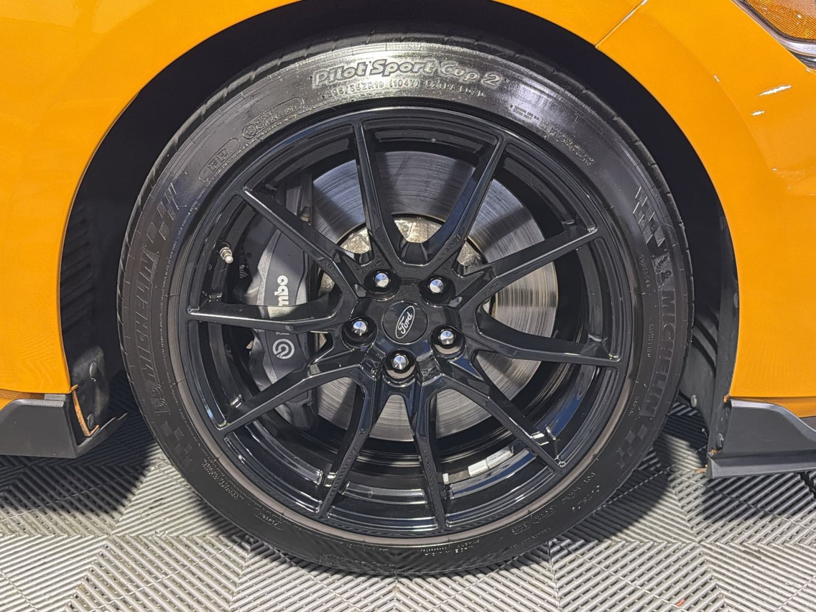 Used 2019 Ford Mustang Shelby GT350 w/ Technology Package RWD image 17