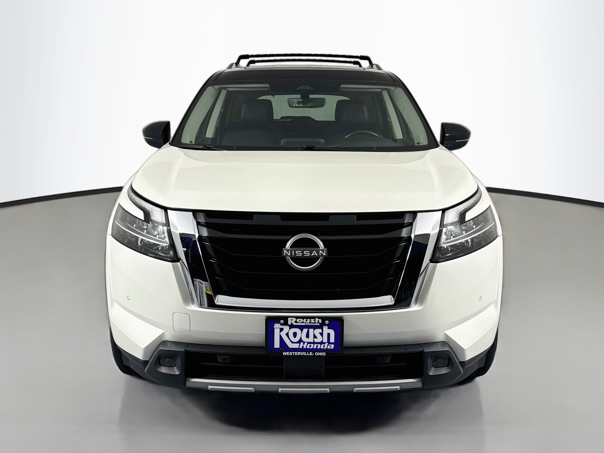 Used 2023 Nissan Pathfinder SL w/ SL Premium Package AWD/4WD image 2