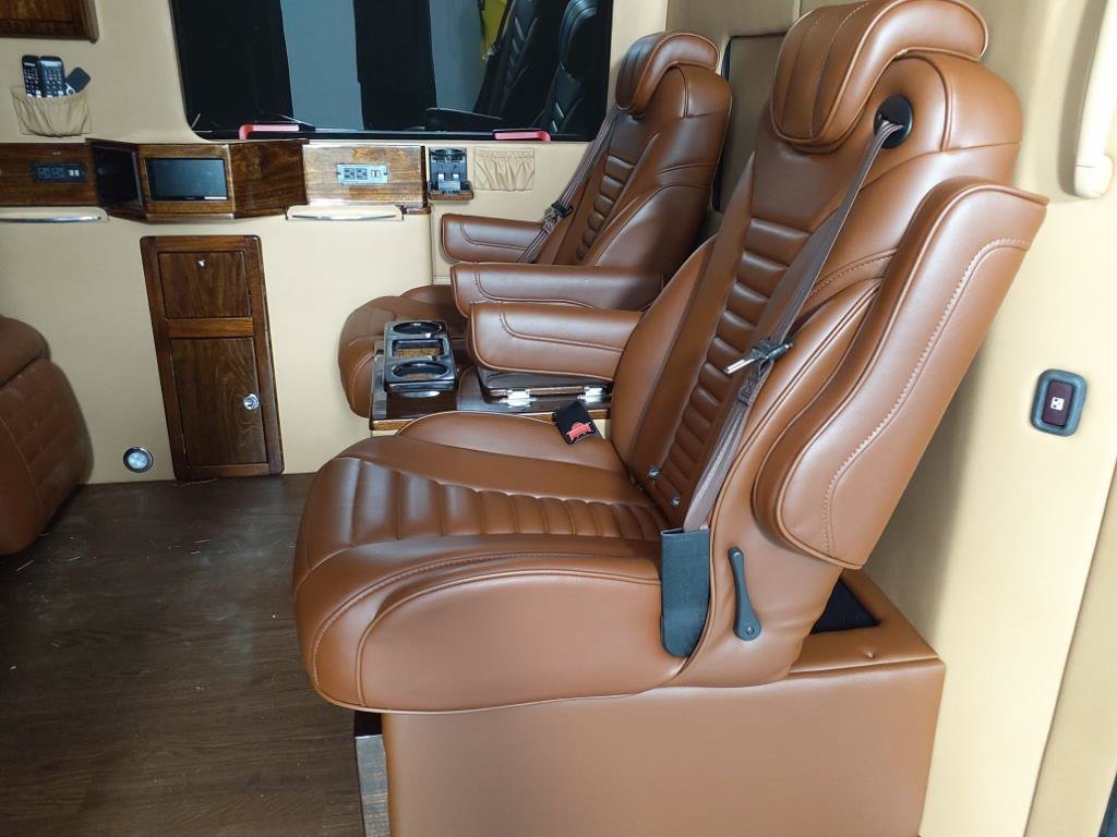 Used 2022 Mercedes-Benz Sprinter 2500 image 7