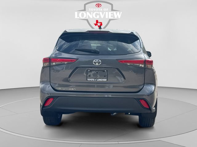 Used 2022 Toyota Highlander L FWD image 4