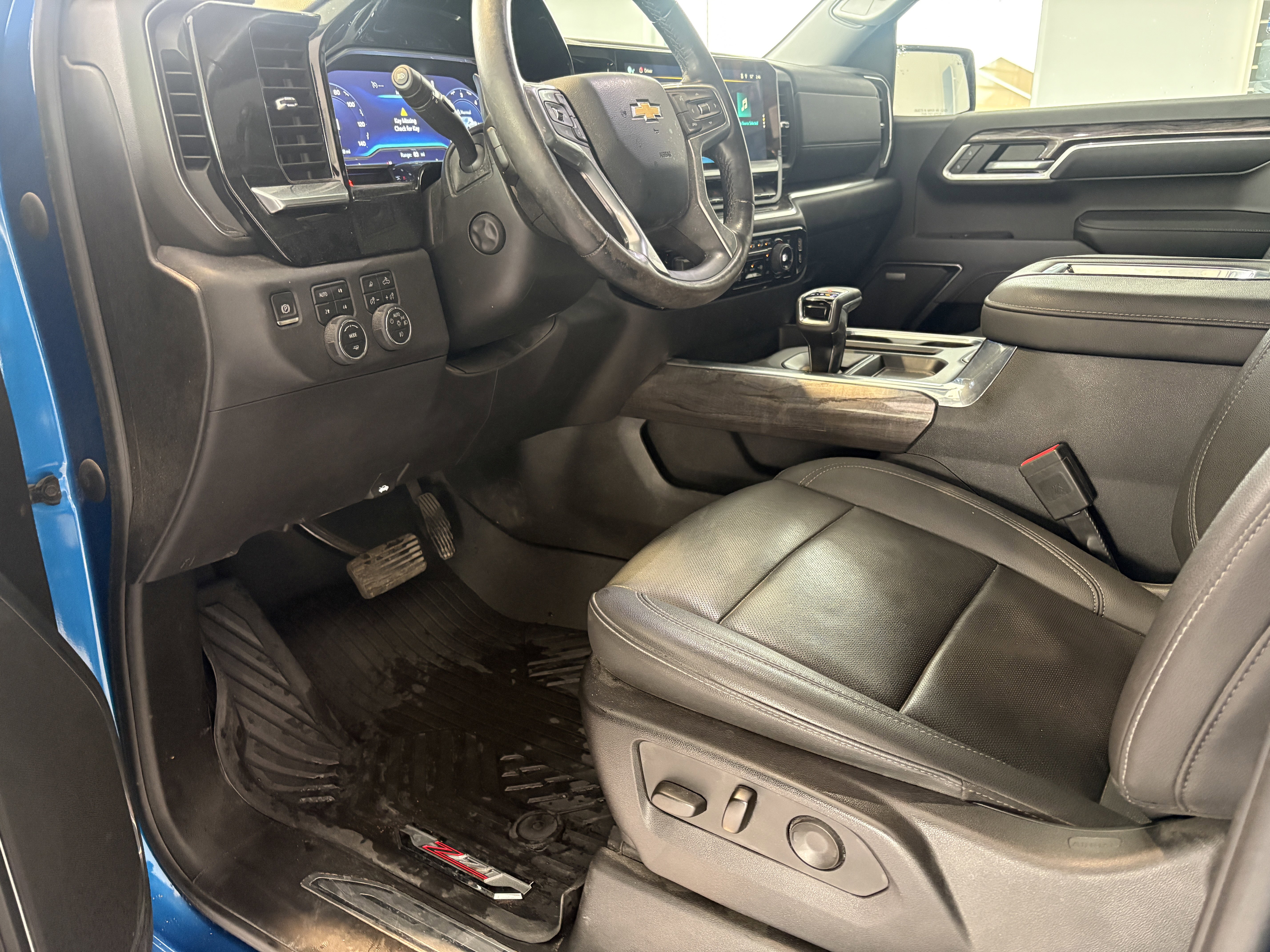 Used 2022 Chevrolet Silverado 1500 LTZ image 10