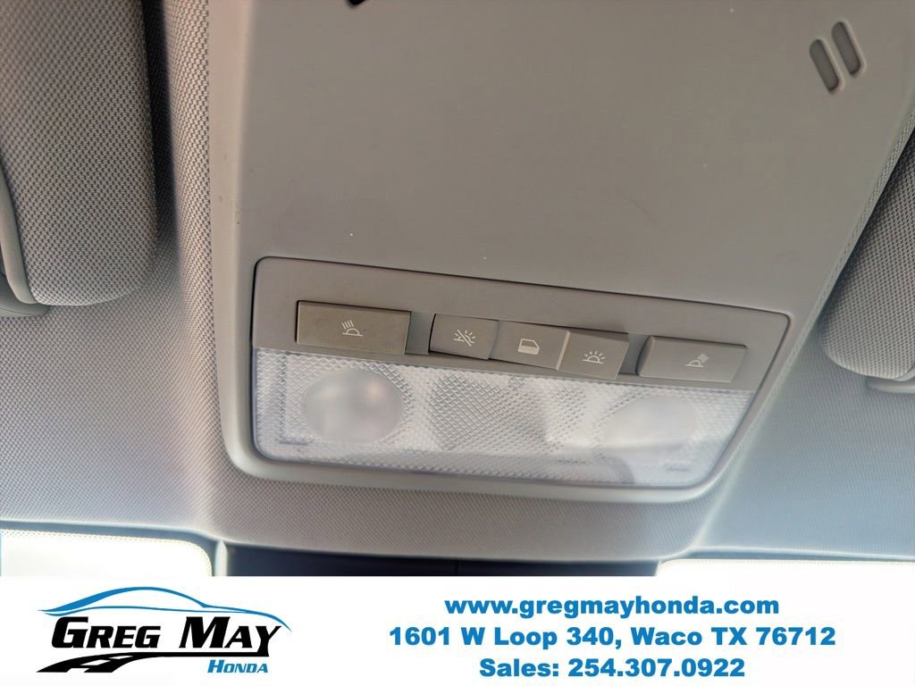 Used 2021 Chevrolet Trax LT w/ Premium Seat Package FWD image 21