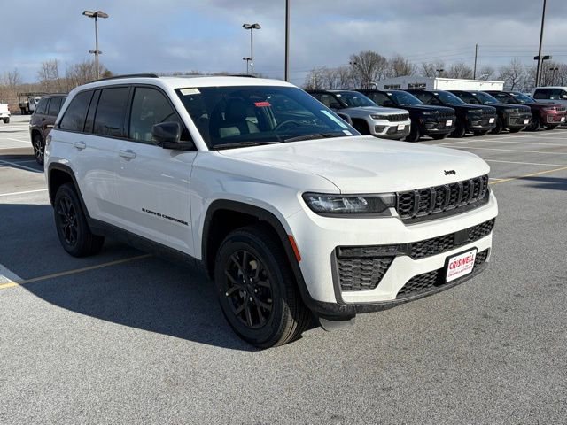 New 2026 Jeep Grand Cherokee Altitude AWD/4WD image 2