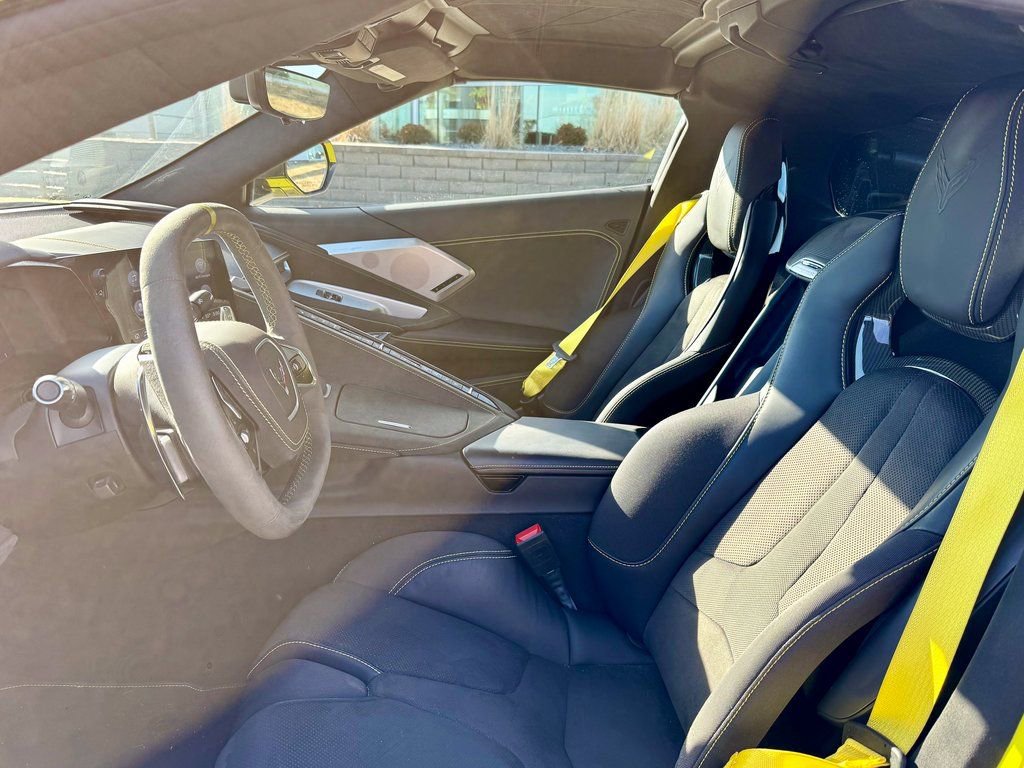 Used 2021 Chevrolet Corvette Stingray Premium Cpe w/ Z51 Performance Package image 9