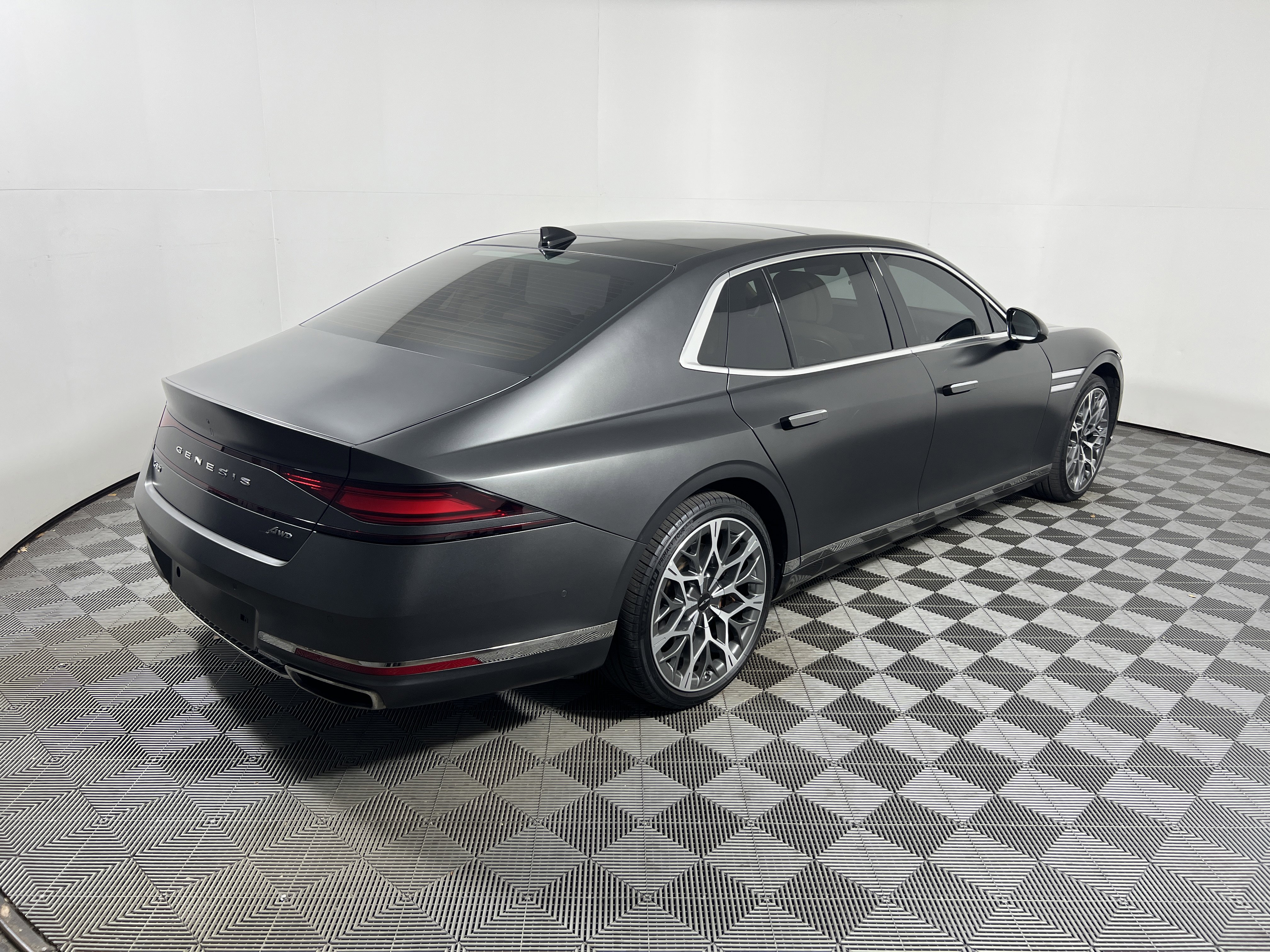 Used 2023 Genesis G90 3.5T AWD/4WD image 5
