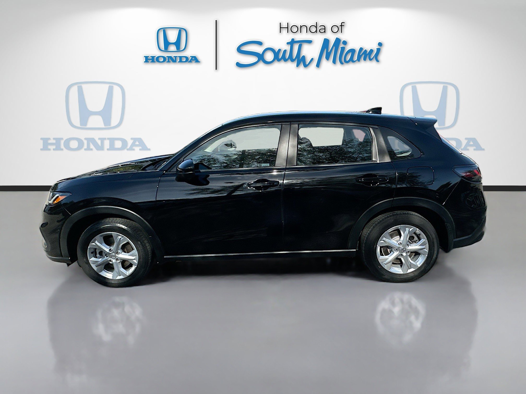 Certified 2023 Honda HR-V LX image 4