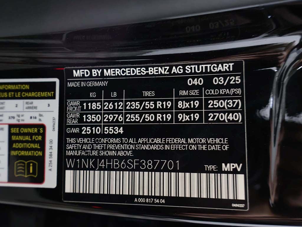 Used 2025 Mercedes-Benz GLC 300 4MATIC image 58