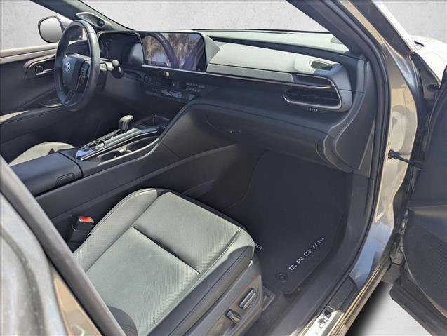 Certified 2023 Toyota Crown Limited image 18