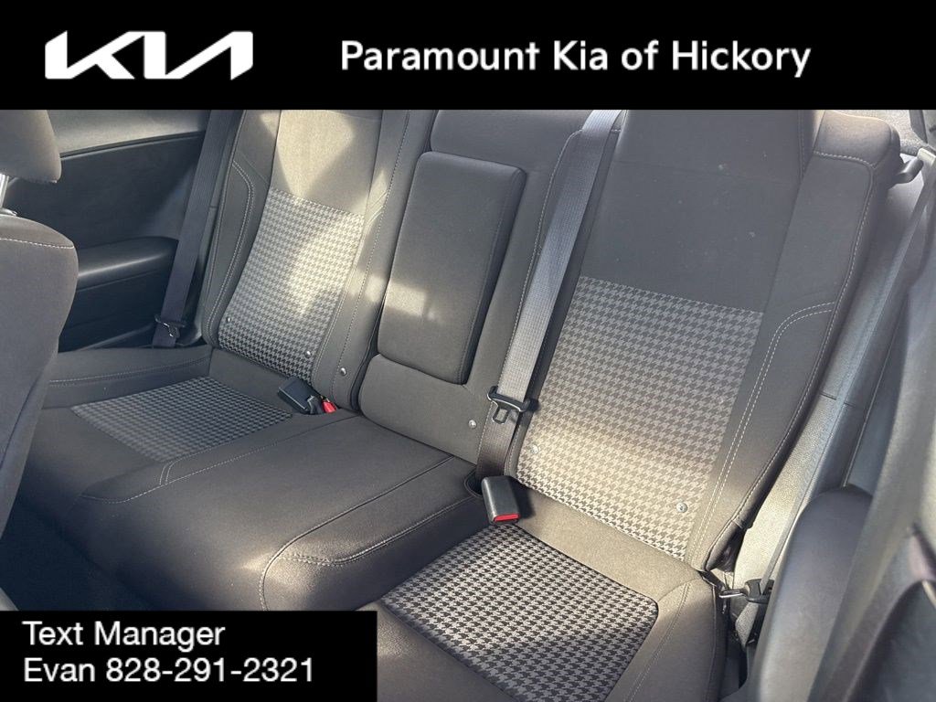 Used 2023 Dodge Challenger SXT image 15