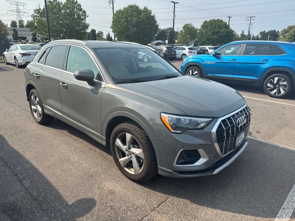 Used 2020 Audi Q3 2.0T Premium w/ Convenience Package AWD/4WD image 5