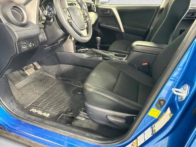 Used 2018 Toyota RAV4 LE AWD/4WD image 9