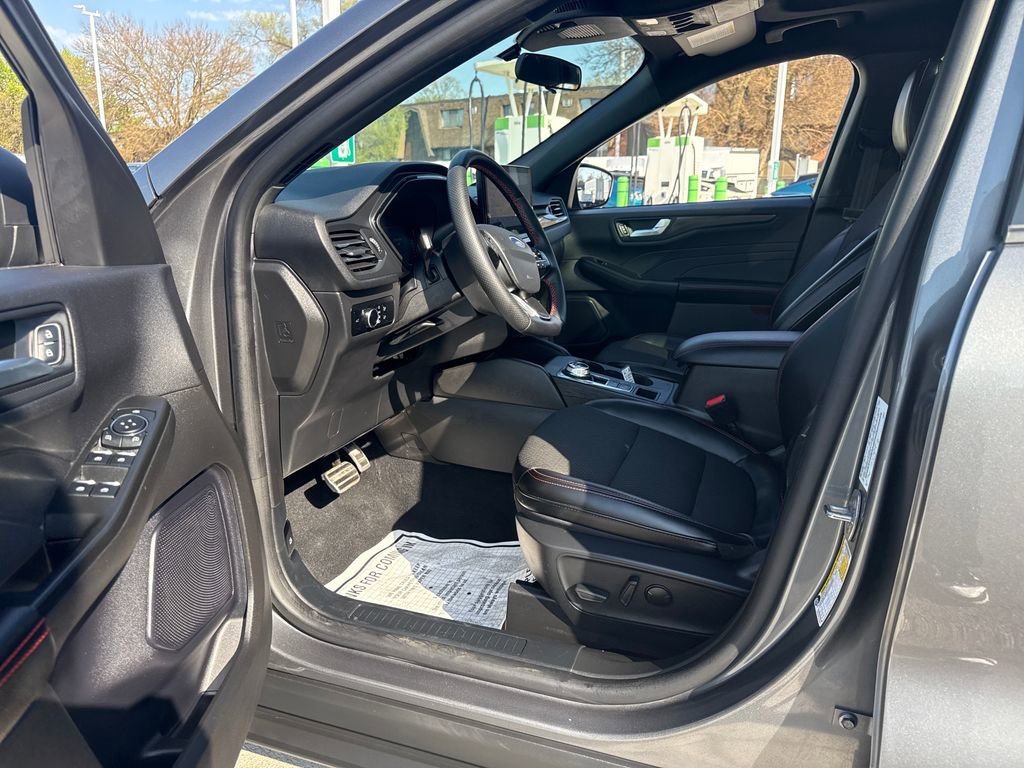 Used 2024 Ford Escape ST-Line w/ Tech Pack #1 image 24