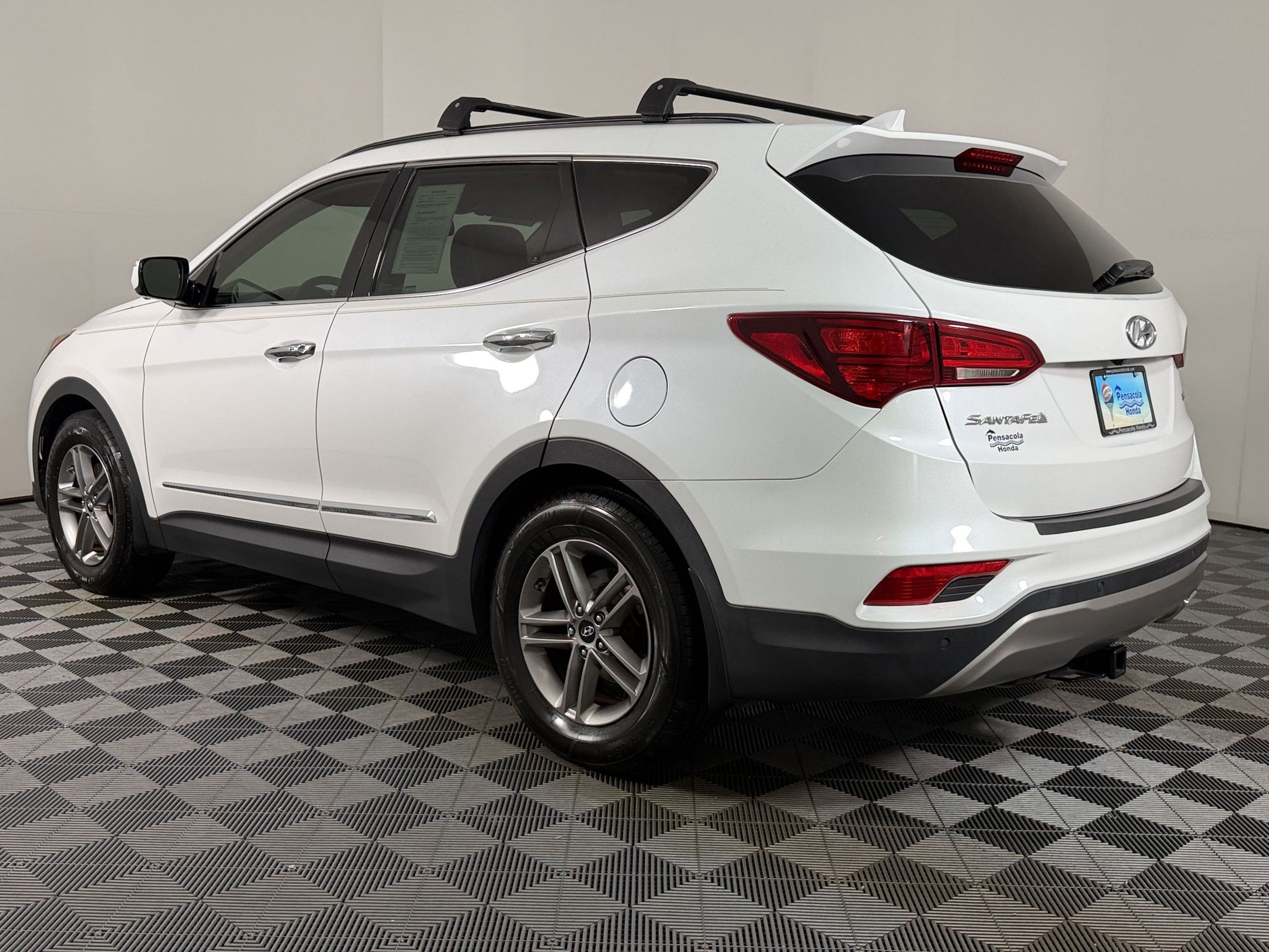 Used 2017 Hyundai Santa Fe Sport w/ 2.4L Tech Package 04 FWD image 2