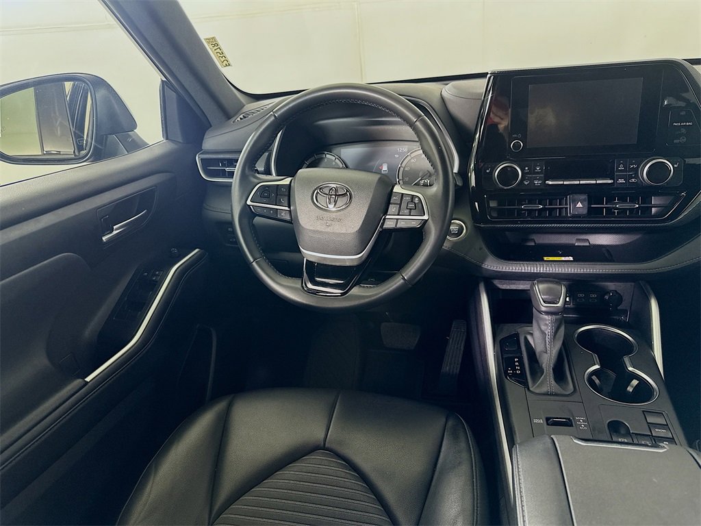 Used 2024 Toyota Highlander XSE image 18