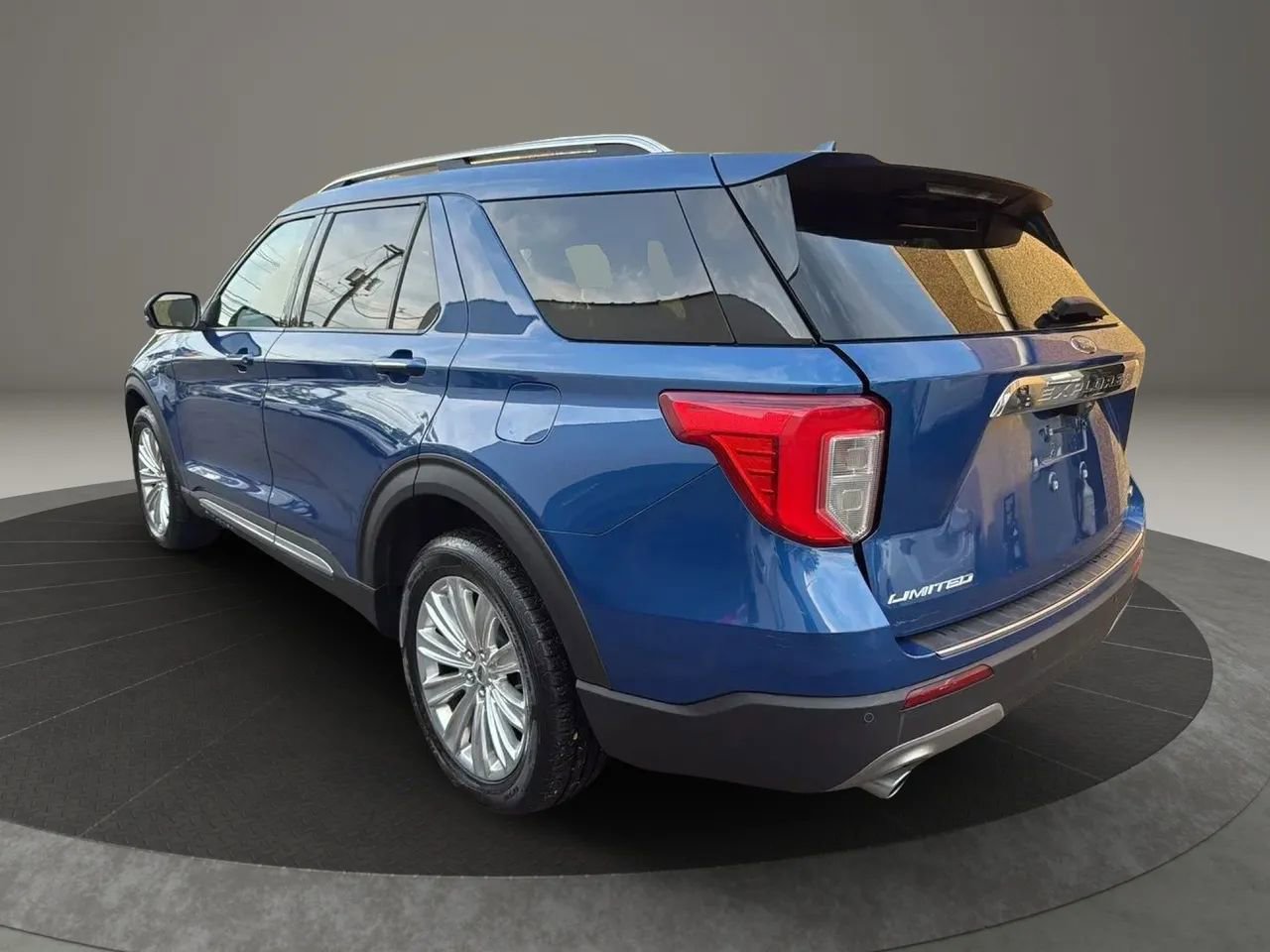 Used 2020 Ford Explorer Limited image 7