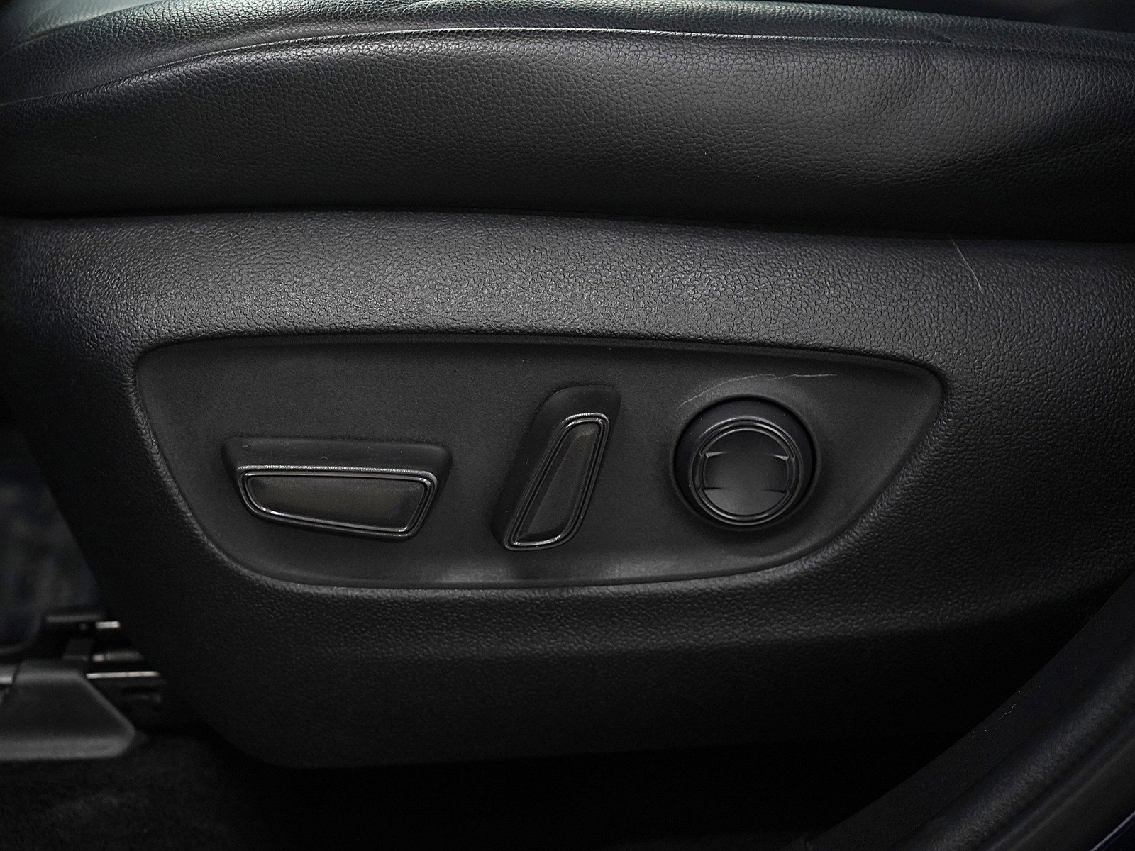 Used 2022 Toyota Highlander XLE image 31