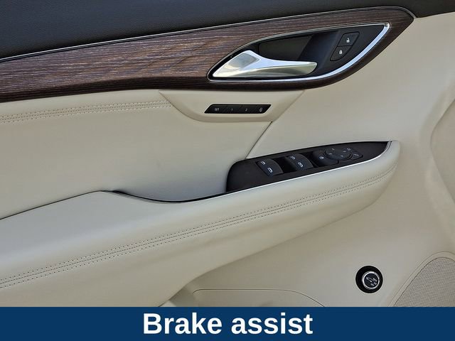 Used 2021 Buick Envision Avenir w/ Technology Package II image 18